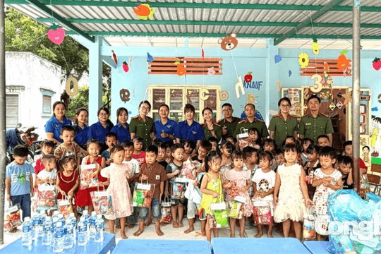 Trung thu ấm áp với trẻ em vùng cao