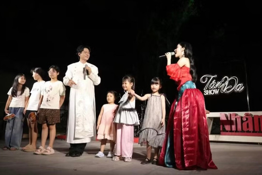 Show Tán Đa đưa nghệ thuật đến dưới cây đa hơn 300 tuổi