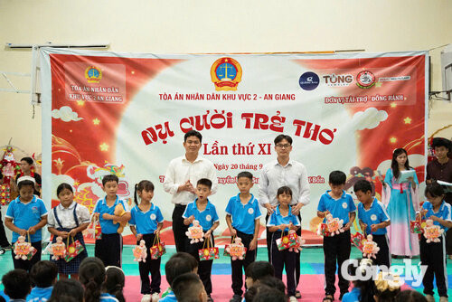 Chi đoàn TAND khu vực 2 – An Giang mang Trung thu đến với thiếu nhi