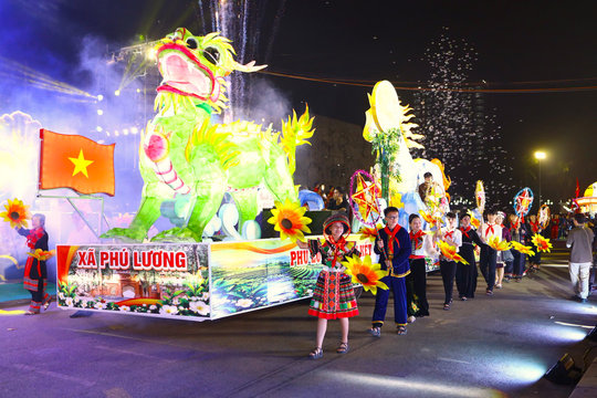 Thái Nguyên rộn ràng đêm hội “Mùa trăng yêu thương”