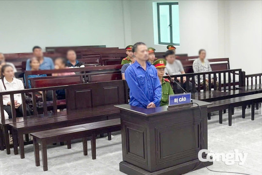 Đâm chết người vì bị chửi "ăn chực"