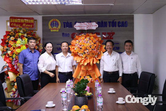 Tòa Phúc thẩm TANDTC tại TPHCM và TAND TPHCM chúc mừng Báo Công lý nhân kỷ niệm 25 năm thành lập