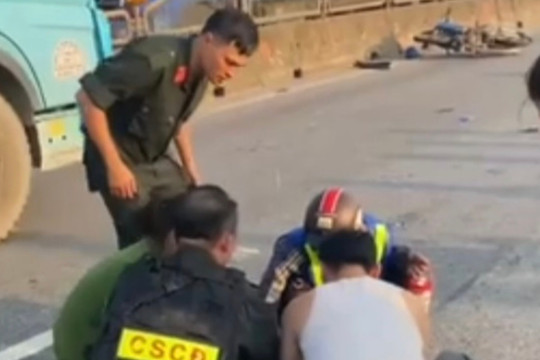 Cảnh sát cơ động kịp thời cứu sống cháu bé 2 tuổi bị tai nạn