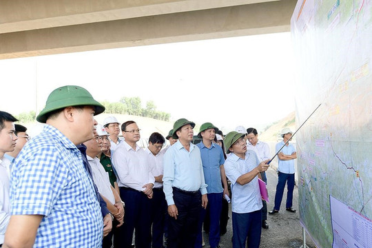 Bộ trưởng Trần Hồng Minh yêu cầu đẩy nhanh tiến độ cao tốc Tuyên Quang - Hà Giang