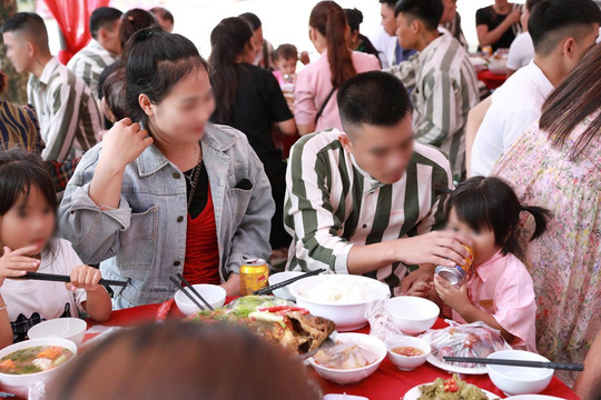 Khi yêu thương mở lối trở về