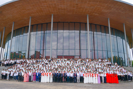 Gần 1.300 tân sinh viên Trường Đại học Nông Lâm, Đại học Huế bước vào khóa 60