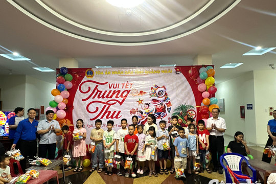 TAND tỉnh Quảng Ngãi tổ chức Tết Trung thu cho con em cán bộ, công chức