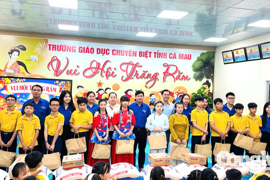 TAND khu vực 3 – Cà Mau sẻ chia cùng trẻ em khuyết tật