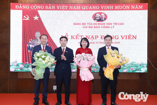 Chi bộ Báo Công lý kết nạp 3 đảng viên mới