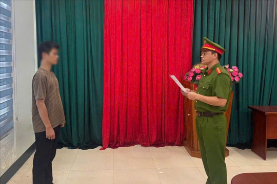 Nhân viên Điện máy Xanh chiếm đoạt hơn 160 triệu đồng.