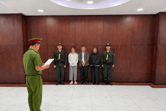 Khởi tố 3 người liên quan nguồn cung thực phẩm giảm cân chứa chất cấm cho Ngân 98