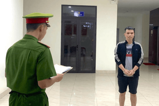 Bắt đối tượng chiếm đoạt 30.000 USD của người nước ngoài