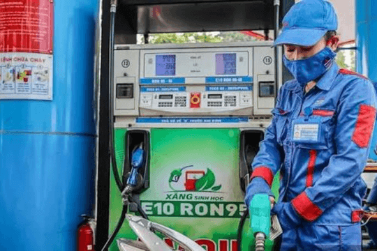 Giá xăng dầu từ 1/10: Xăng tăng, dầu điêzen giảm mạnh