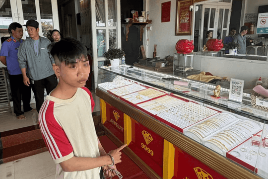 Chỉ 6 giờ ra tay cướp tiệm vàng, đối tượng đã bị công an tóm gọn