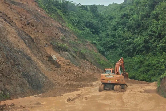 Tuyên Quang cảnh báo nguy cơ lũ quét, sạt lở từ đêm 4/10