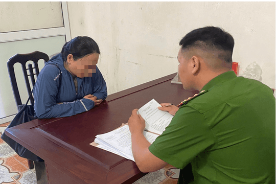 Đưa ra thông tin gian dối làm được sổ đỏ rồi chiếm đoạt tiền