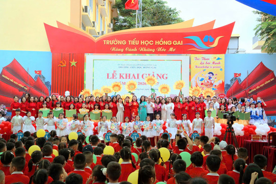 Bảo vệ trẻ em trước nguy cơ xâm hại trên mạng: Kỳ 1: Không để trẻ một mình