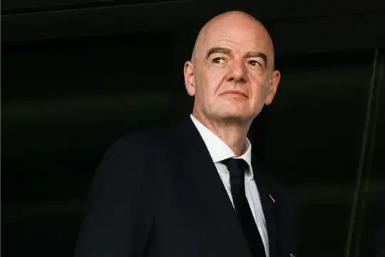 FIFA đối mặt chỉ trích vì nghi vấn cho cầu thủ không đủ điều kiện thi đấu cho CHDC Congo