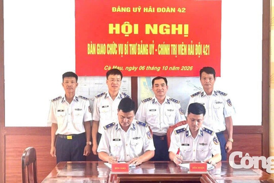 Bàn giao chức vụ Bí thư Đảng ủy, Chính trị viên Hải đội 421