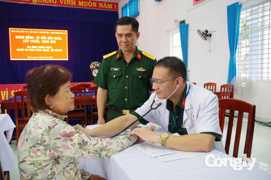 Bệnh viện Quân y 7B viết tiếp truyền thống anh hùng, thắm tình quân dân