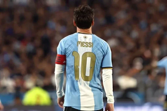 Messi khép lại hành trình 21 năm cùng Argentina trong nước mắt