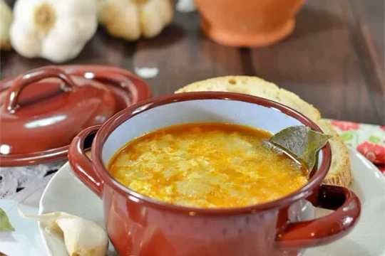 Súp tỏi Sopa de ajo Tây Ban Nha - món ăn nóng hổi cho những ngày mưa