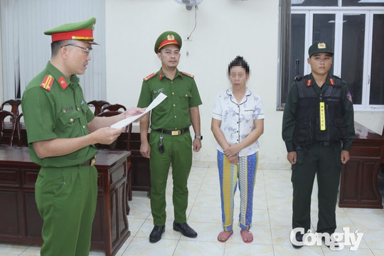 Khởi tố 2 bị can dùng chất cấm tạo nạc cho hơn 2.300 con heo