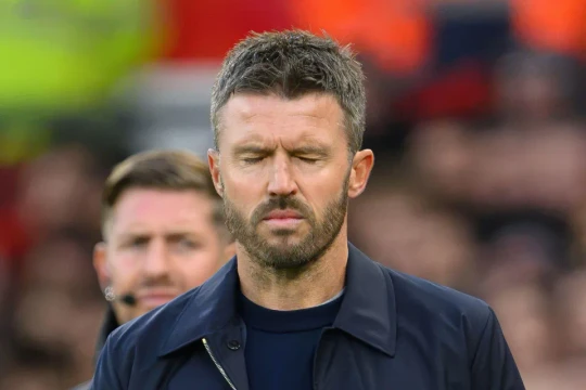 Michael Carrick đau lòng khi bị CĐV Man Utd la ó dữ dội