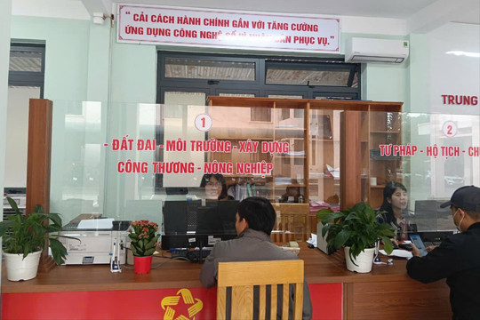 Lâm Đồng kiểm tra đột xuất cán bộ giải quyết thủ tục đất đai