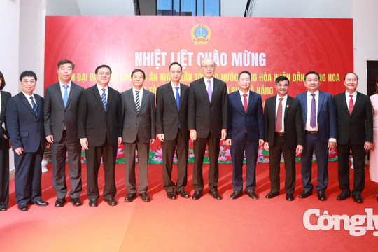 Chánh án Trung Quốc thăm, trao đổi kinh nghiệm tại Tòa án Đà Nẵng