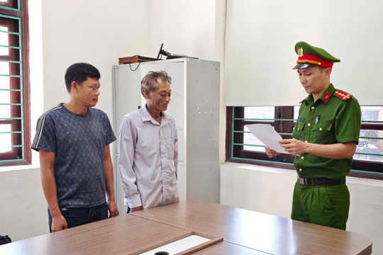 Khởi tố hai cha con giúp 9 tàu cá né giám sát hành trình