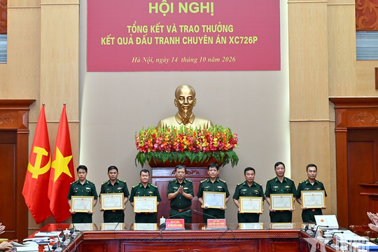 Trao thưởng chuyên án triệt phá đường dây xuất nhập cảnh trái phép XC726p