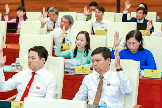 Khánh Hòa thông qua 25 nghị quyết về phát triển kinh tế - xã hội