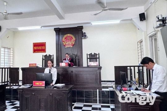 Nữ Thẩm phán tận tâm phụng sự công lý
