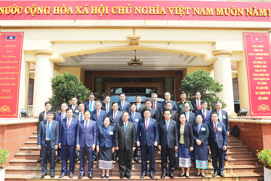 Thường trực Ban Bí thư Đảng Nhân dân Cách mạng Lào thăm và làm việc tại TP. Bắc Ninh