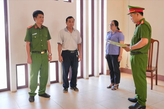 Khởi tố người đàn ông sản xuất cà phê bột giả
