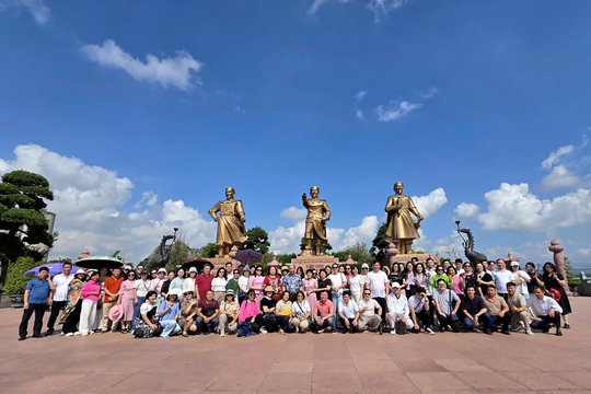 TAND TP Hà Nội tổ chức dâng hương, giao lưu nhân Ngày Phụ nữ Việt Nam 20/10