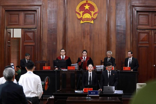 Bản lĩnh nữ thẩm phán phía sau những phiên tòa đại án
