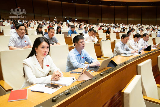 Quốc hội thảo luận 3 dự án luật liên quan đến đất đai, nhà ở