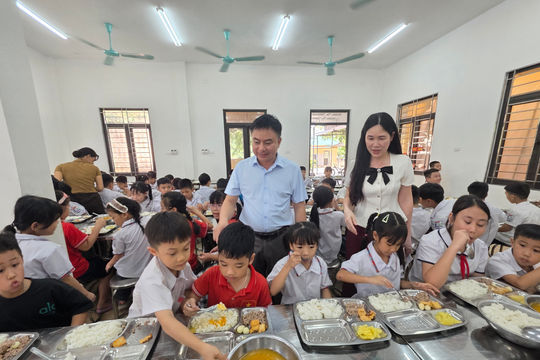 Phù Ninh, Phú Thọ: Chăm lo từng bữa ăn học đường