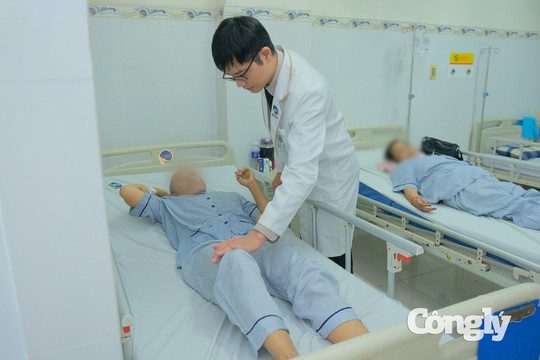 Phát hiện u não lớn sau 8 lần co giật