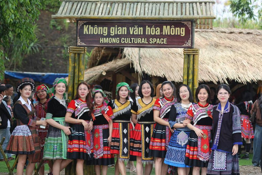 Suối Tọ đánh thức sức sống văn hóa Mông giữa núi rừng Sơn La
