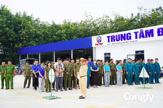 Tuyên truyền kiến thức và đào tạo kỹ năng lái xe an toàn