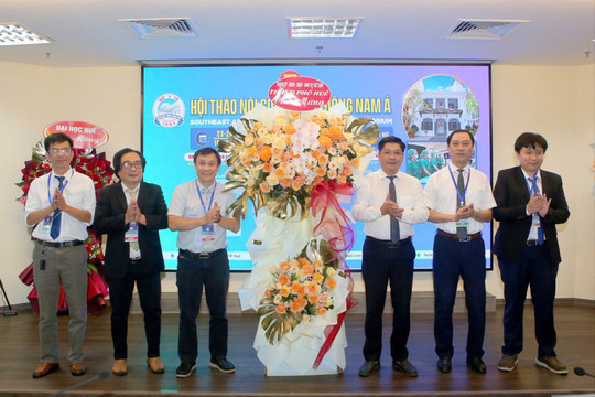Bệnh viện Trung ương Huế kết nối chuyên gia nội soi quốc tế