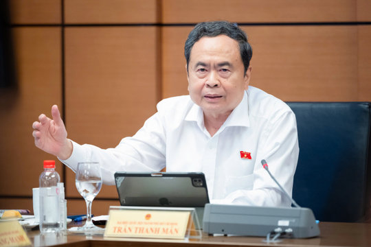 Chủ tịch Quốc hội: Phải làm thế nào để doanh nghiệp nhỏ và vừa có đất sống