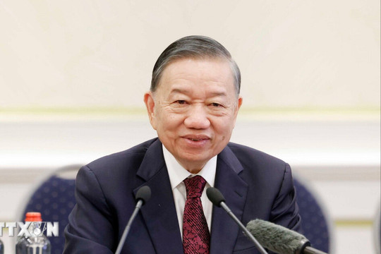 Tổng Bí thư, Chủ tịch nước Tô Lâm gặp gỡ đại diện chuyên gia, trí thức người Việt tại Bỉ và Luxembourg