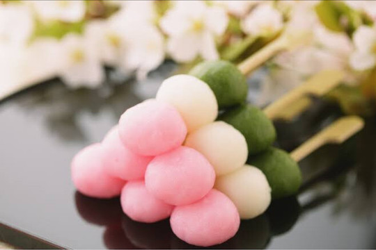 Hanami dango – Những viên bánh gạo ba màu của Nhật Bản