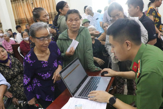 Triển khai đợt 2 thu nhận mẫu ADN thân nhân liệt sĩ tại Nghệ An