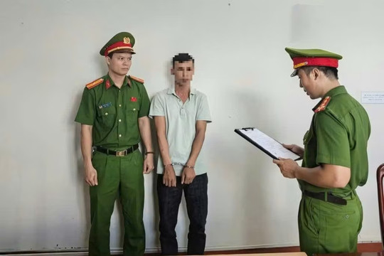 Giả danh Phó Giám đốc, dựng chuyện mắc ung thư để lừa tiền