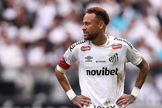 Neymar bị treo giò hai trận vì che miệng khi tranh cãi với đối thủ